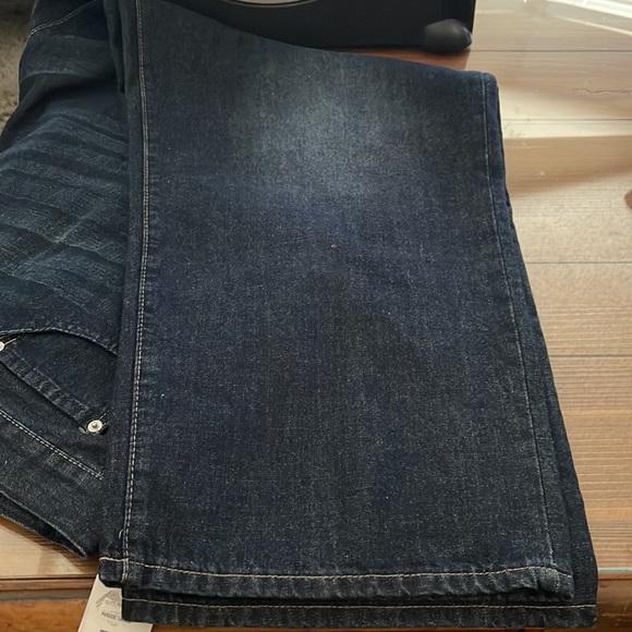 IZOD MENS JEANS. Big and Tall. - Picture 7 of 10
